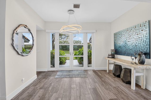 4869 Pineview Circle, Delray Beach, FL 33445