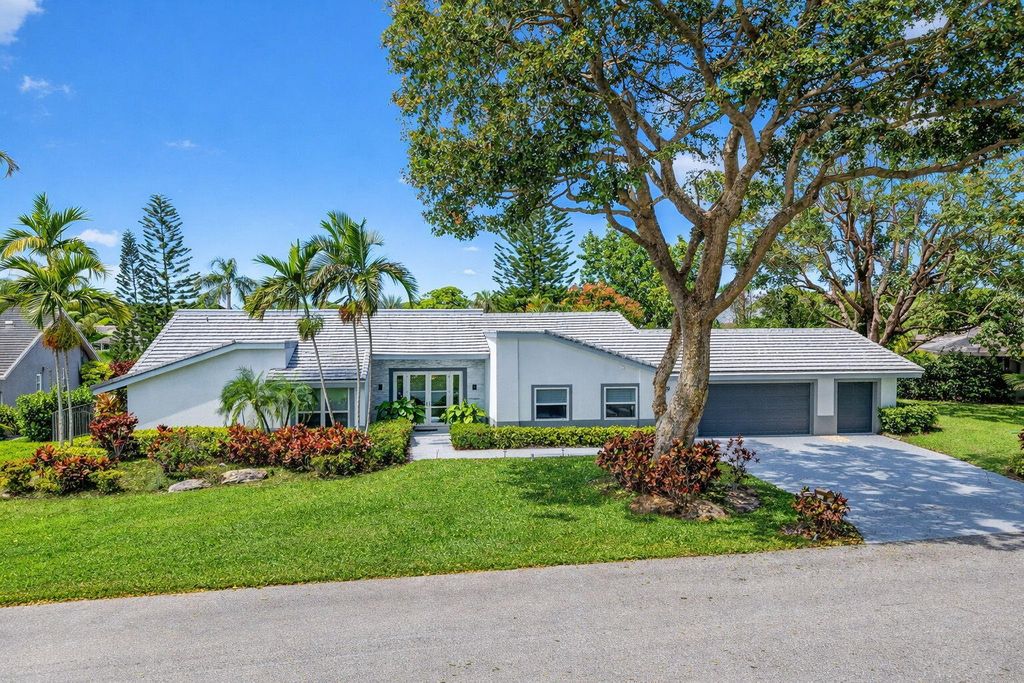 4869 Pineview Circle, Delray Beach, FL 33445