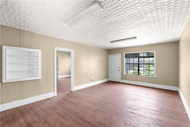 801 E 1st St, Alice, TX 78332