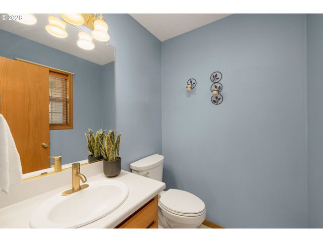 2795 Ne LORIE Dr, Hillsboro, OR 97124