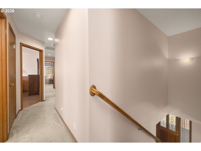 2795 Ne LORIE Dr, Hillsboro, OR 97124