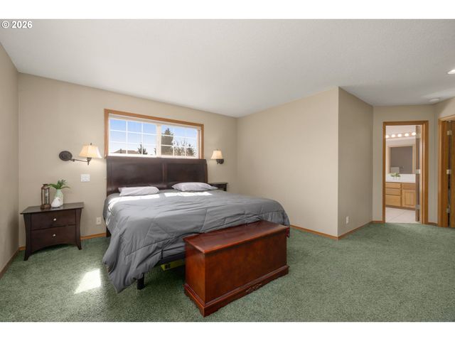 2795 Ne LORIE Dr, Hillsboro, OR 97124