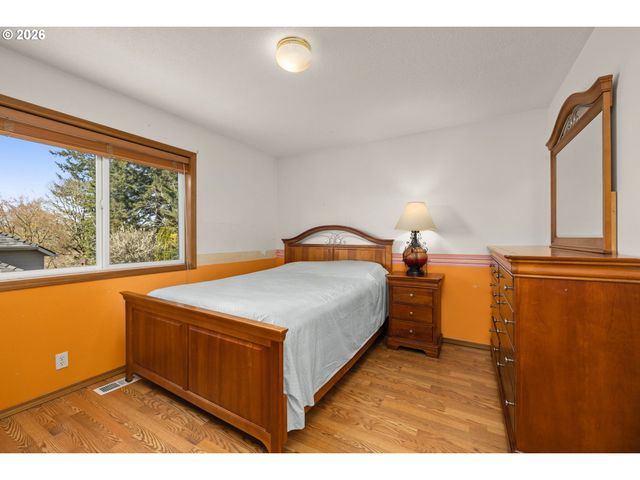 2795 Ne LORIE Dr, Hillsboro, OR 97124