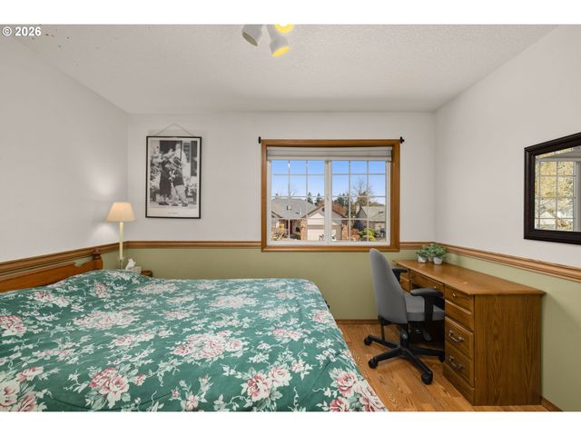 2795 Ne LORIE Dr, Hillsboro, OR 97124