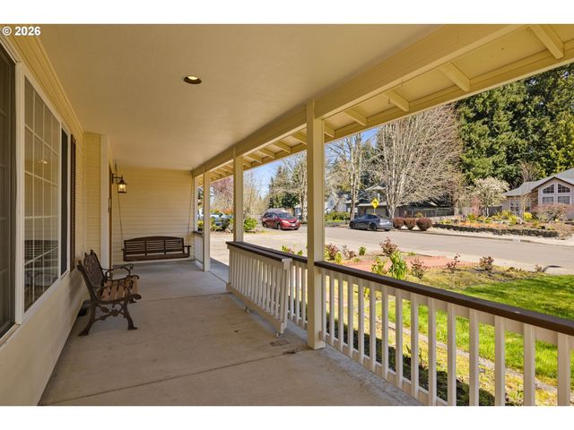 2795 Ne LORIE Dr, Hillsboro, OR 97124