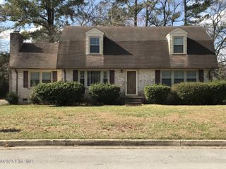 203 King Richard Court, Jacksonville, NC 28546