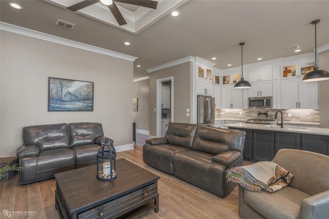 141 Arbor Place, Bossier City, LA 71111