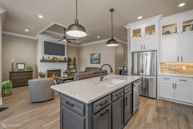 141 Arbor Place, Bossier City, LA 71111