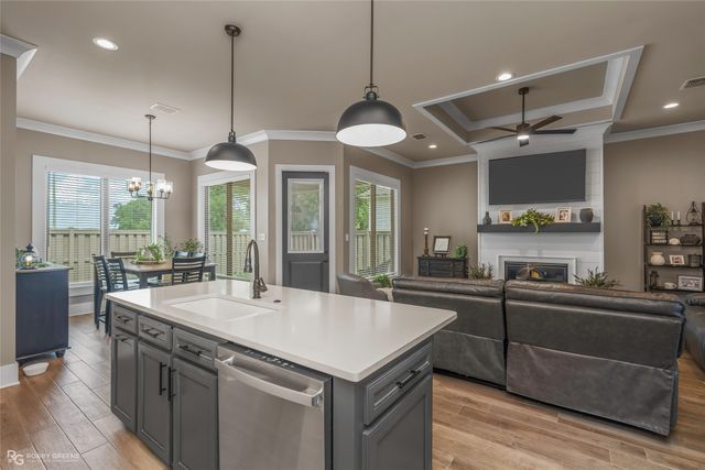 141 Arbor Place, Bossier City, LA 71111