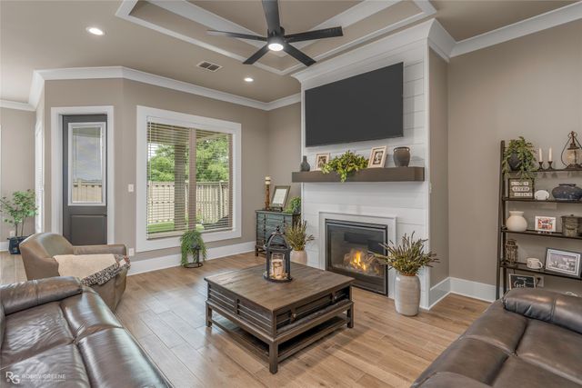 141 Arbor Place, Bossier City, LA 71111