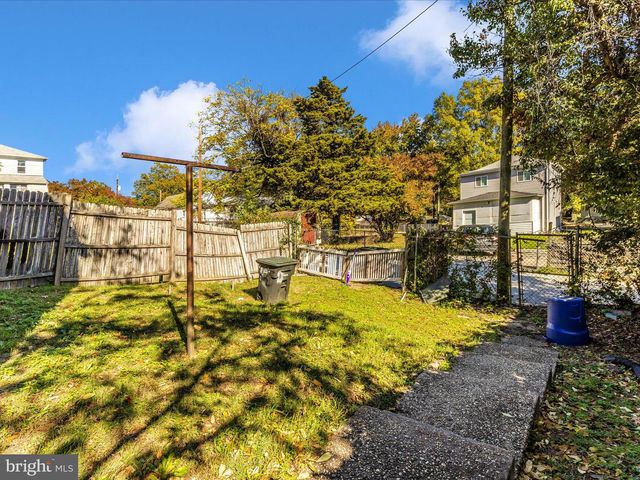 825 48TH PL NE, Washington, DC 20019