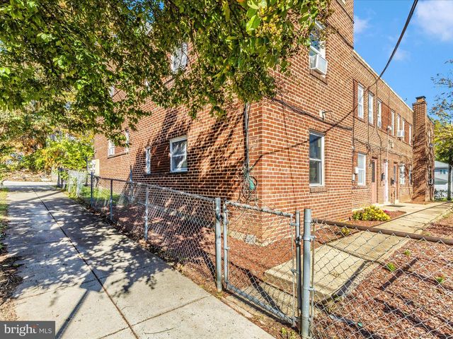 825 48TH PL NE, Washington, DC 20019