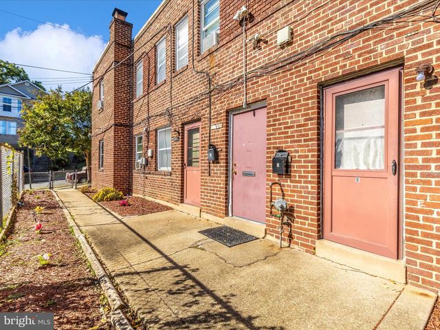 825 48TH PL NE, Washington, DC 20019