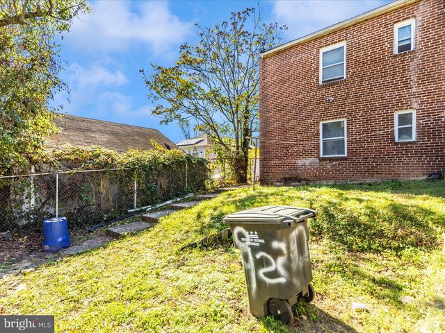 825 48TH PL NE, Washington, DC 20019