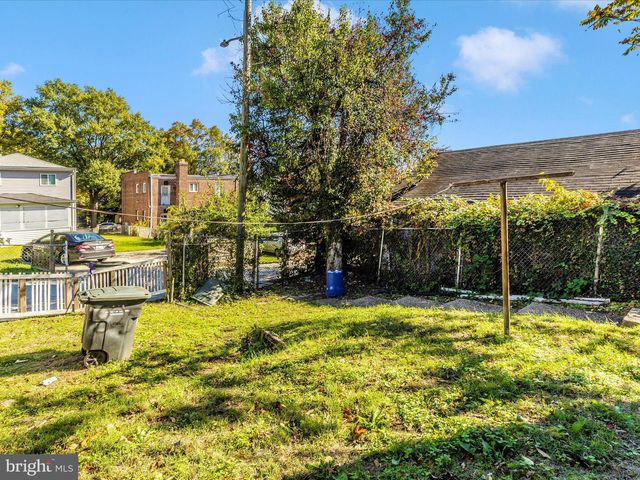 825 48TH PL NE, Washington, DC 20019