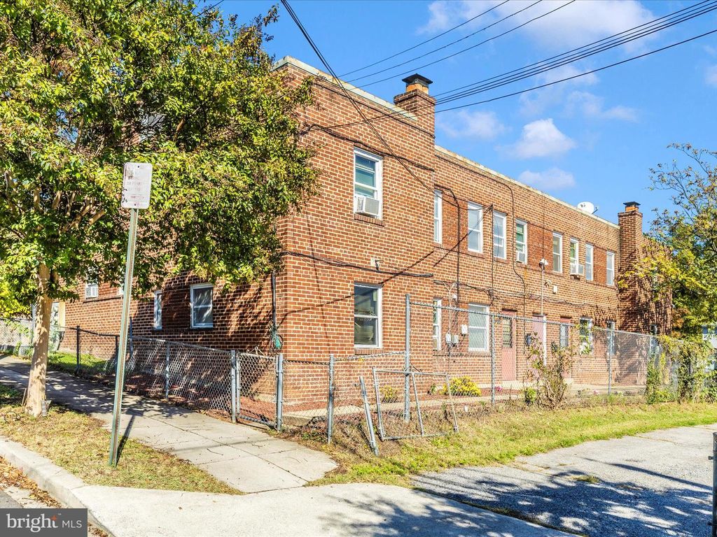 825 48TH PL NE, Washington, DC 20019