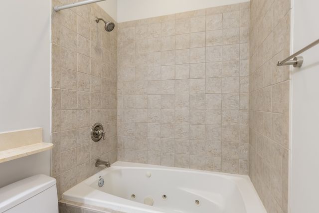 2121 N KEDZIE Avenue 3W, Chicago, IL 60647