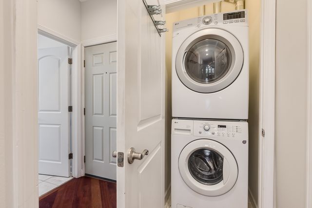 2121 N KEDZIE Avenue 3W, Chicago, IL 60647