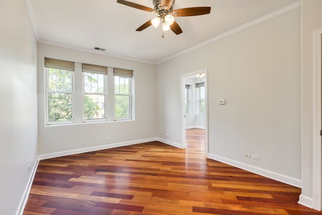 2121 N KEDZIE Avenue 3W, Chicago, IL 60647
