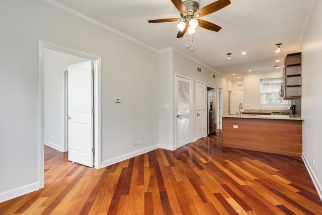 2121 N KEDZIE Avenue 3W, Chicago, IL 60647