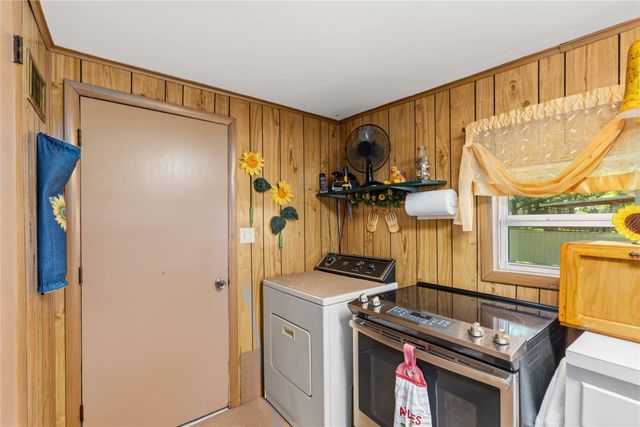 641 S Lamar Street, De Leon, TX 76444