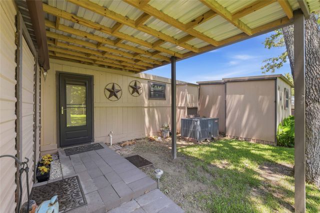 641 S Lamar Street, De Leon, TX 76444