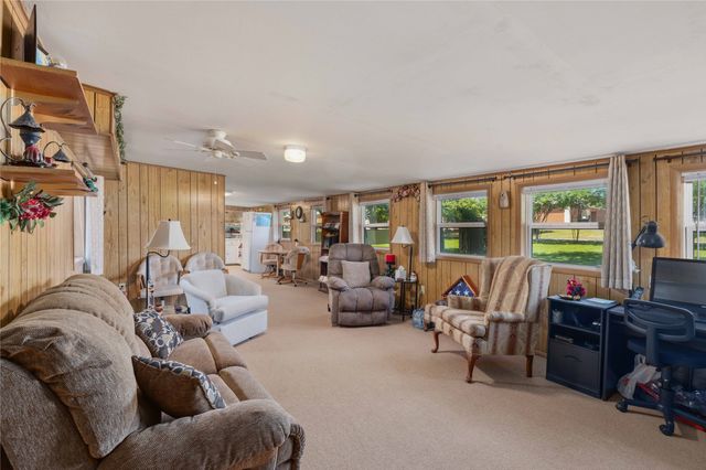 641 S Lamar Street, De Leon, TX 76444