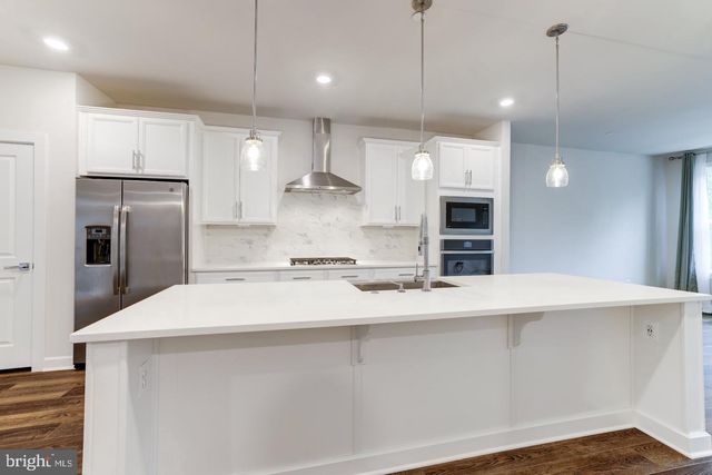 13036 HATTONTOWN SQ, Herndon, VA 20171
