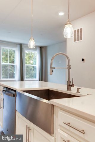 13036 HATTONTOWN SQ, Herndon, VA 20171