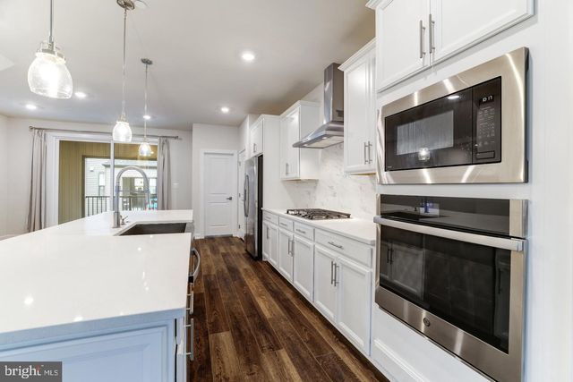 13036 HATTONTOWN SQ, Herndon, VA 20171