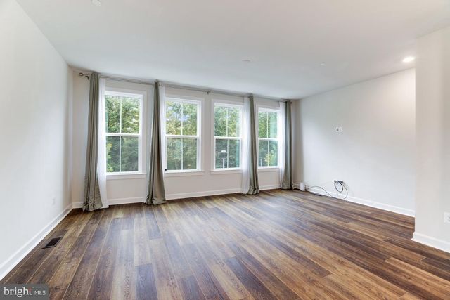13036 HATTONTOWN SQ, Herndon, VA 20171