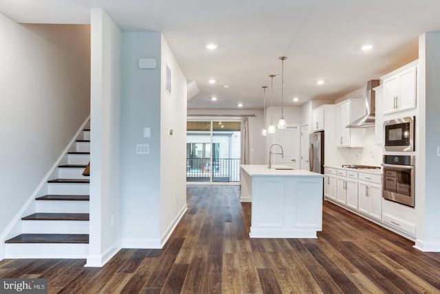 13036 HATTONTOWN SQ, Herndon, VA 20171