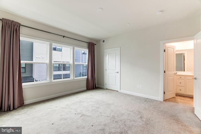 13036 HATTONTOWN SQ, Herndon, VA 20171