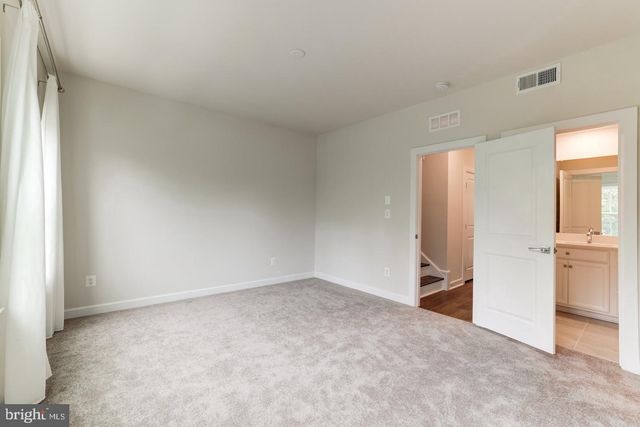 13036 HATTONTOWN SQ, Herndon, VA 20171