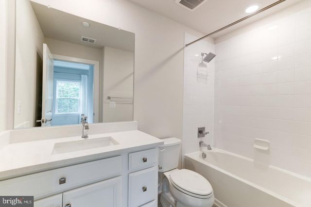 13036 HATTONTOWN SQ, Herndon, VA 20171