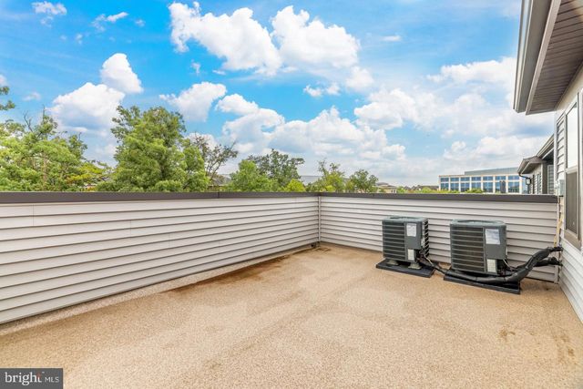 13036 HATTONTOWN SQ, Herndon, VA 20171