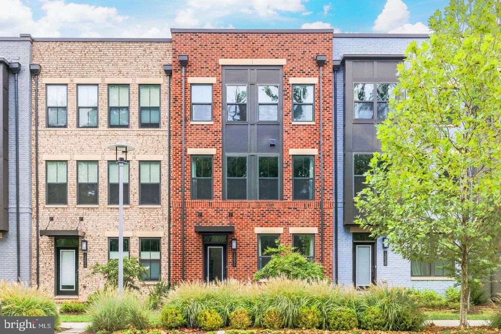 13036 HATTONTOWN SQ, Herndon, VA 20171