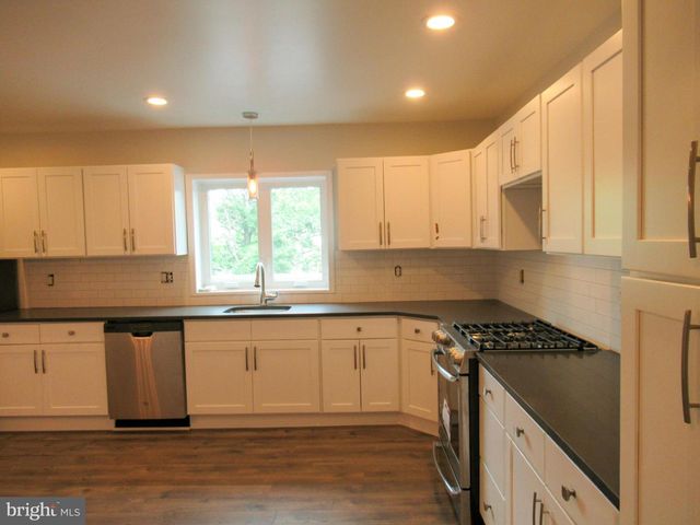 196 ROUTE 130, Hamilton, NJ 08620