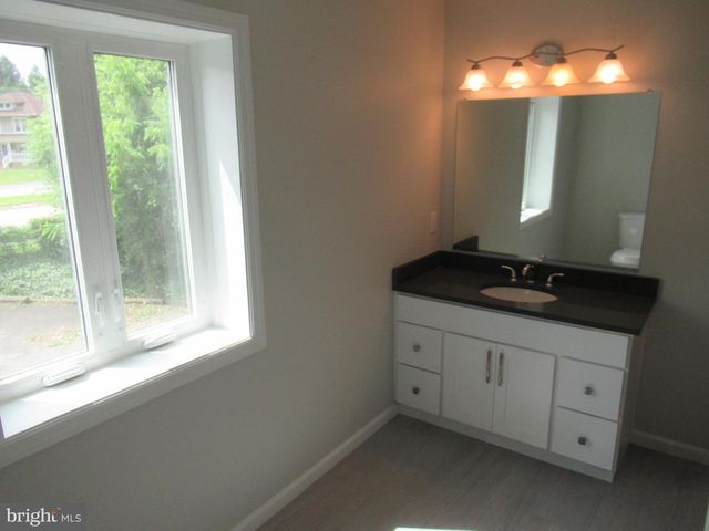196 ROUTE 130, Hamilton, NJ 08620