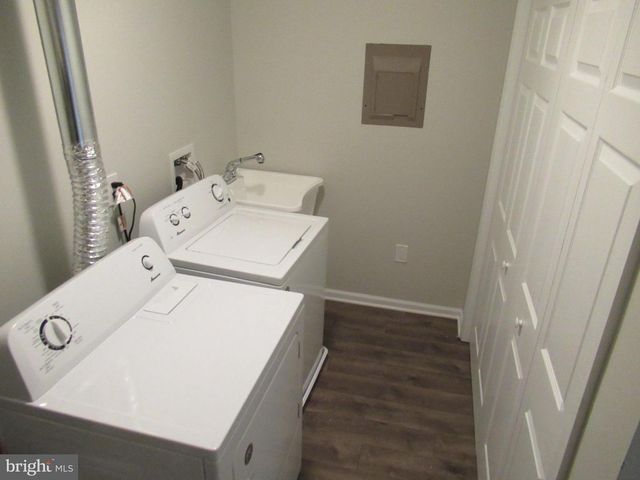 196 ROUTE 130, Hamilton, NJ 08620