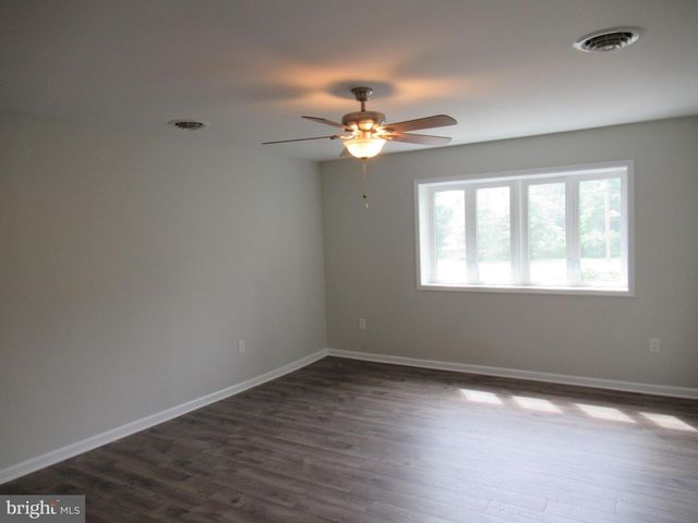196 ROUTE 130, Hamilton, NJ 08620