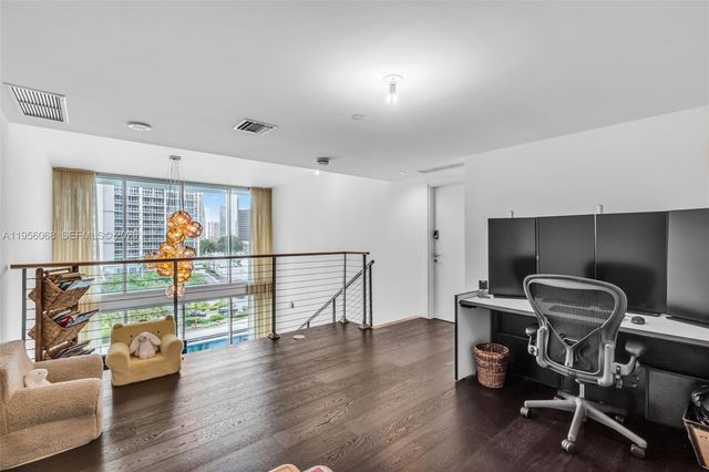 200 Biscayne Boulevard Way 506, Miami, FL 33131