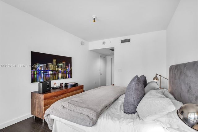 200 Biscayne Boulevard Way 506, Miami, FL 33131