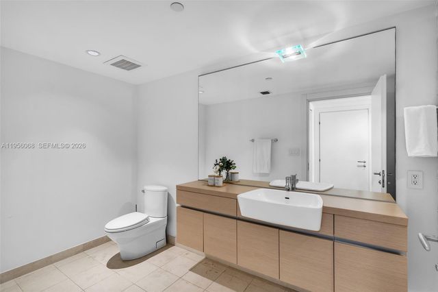 200 Biscayne Boulevard Way 506, Miami, FL 33131