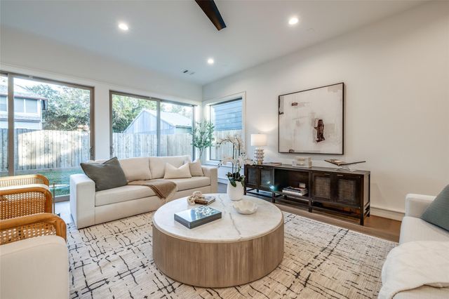 1601 Vermont Street, Houston, TX 77006