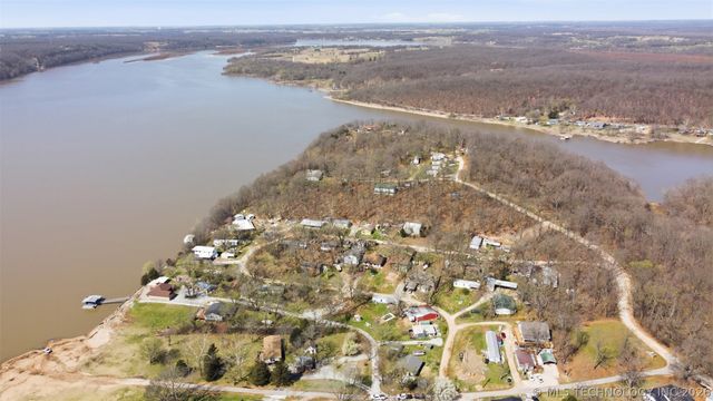 63824 E 206, Wyandotte, OK 74370