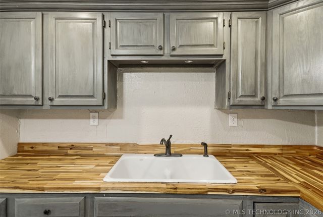 63824 E 206, Wyandotte, OK 74370