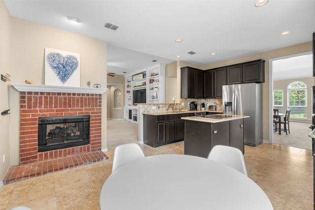 1908 Trail Ridge Lane, Flower Mound, TX 75028