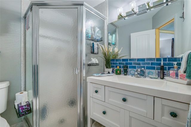 3505 NW 48th Avenue 404, Lauderdale Lakes, FL 33319