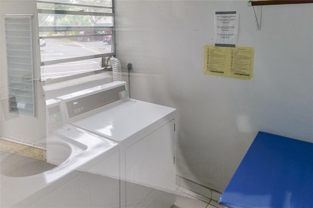 3505 NW 48th Avenue 404, Lauderdale Lakes, FL 33319